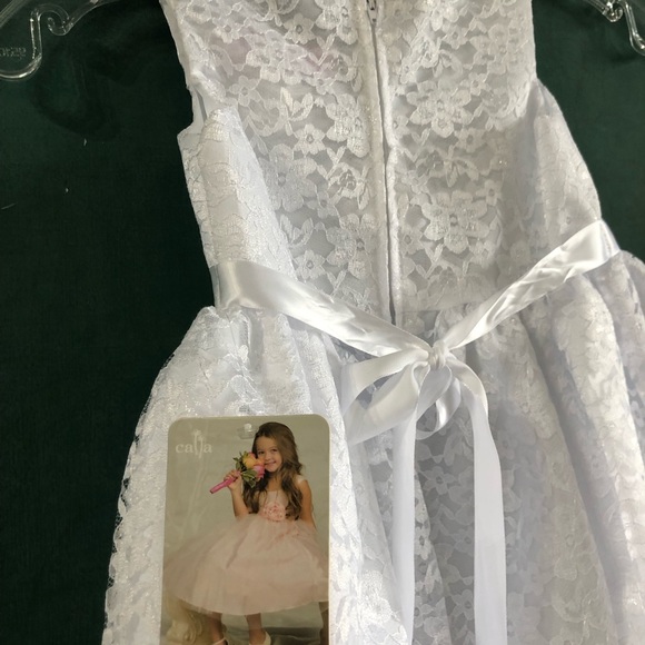 2/150$ - 6Y - flowergirl dresse - Picture 5 of 5